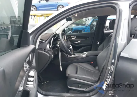 2021 Mercedes-Benz Glc 300 Suv z USA, uszkodzony, nr VIN W1N0G8DB3MV323059